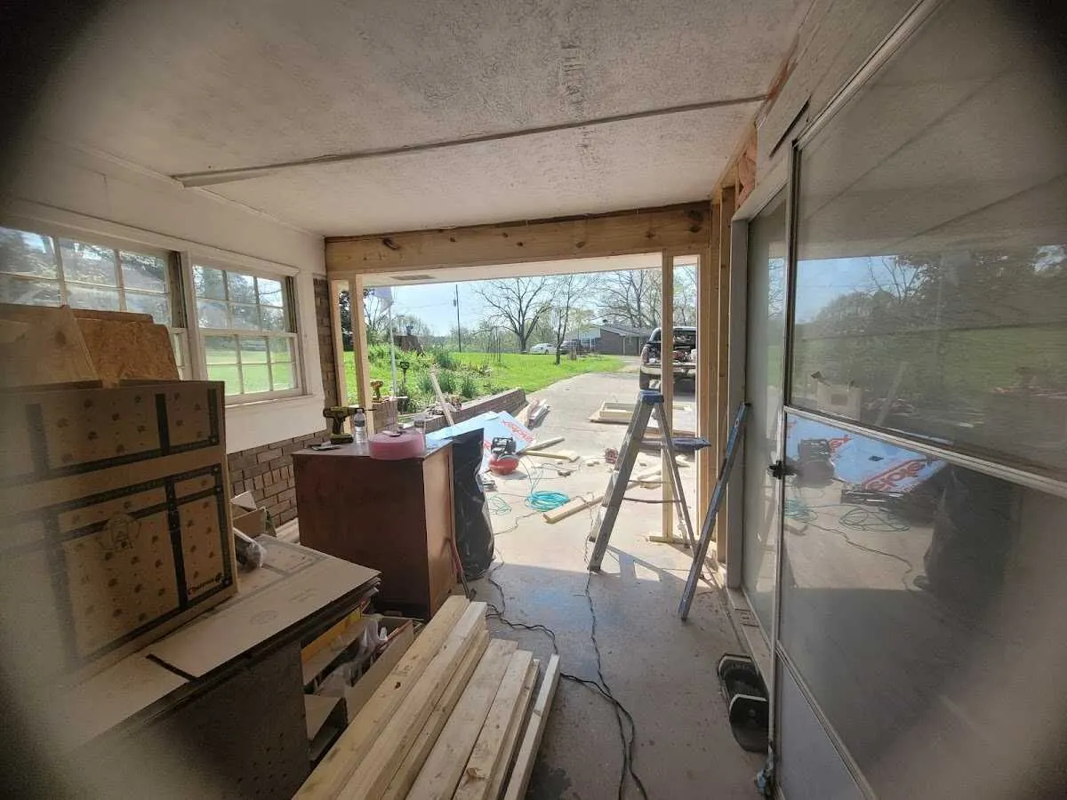 Air movers and dehumidifier for Water Mitigation Services in Blooming Grove